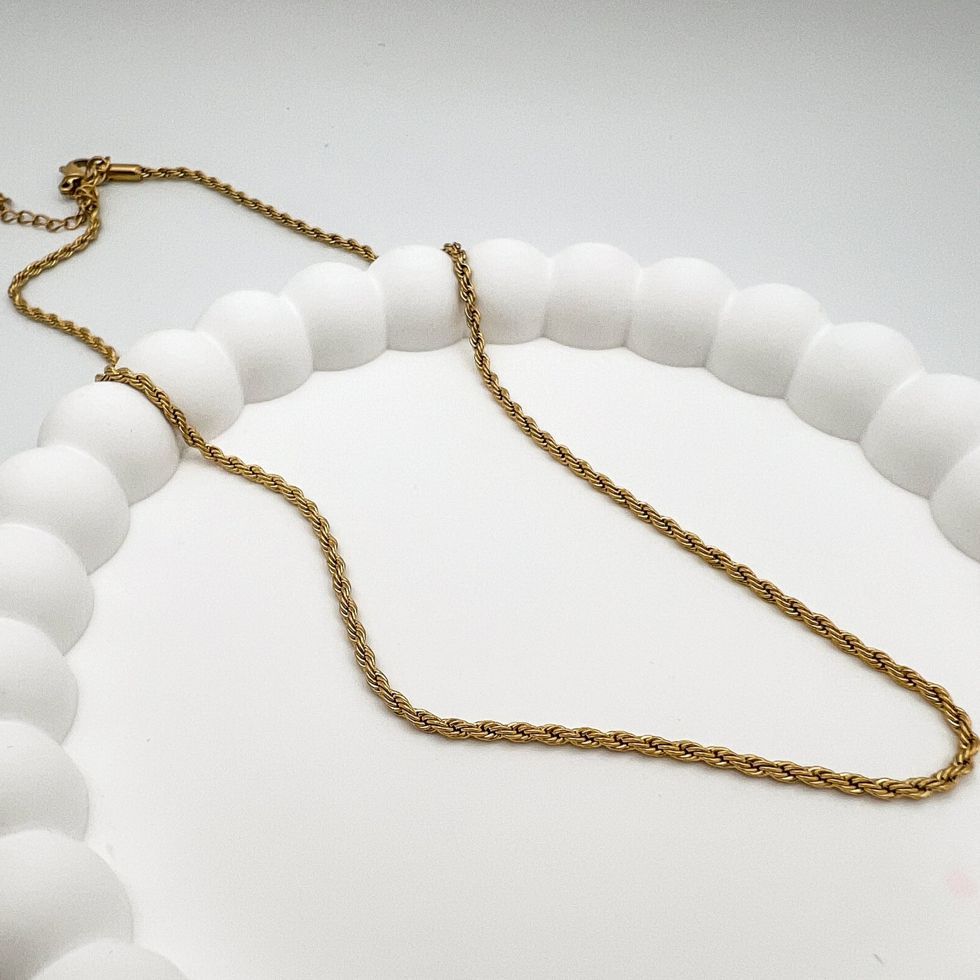 FIONA GRACE Necklaces Gold Twist Chain Necklace Fall-Ready Stack – Handpicked by Jenica