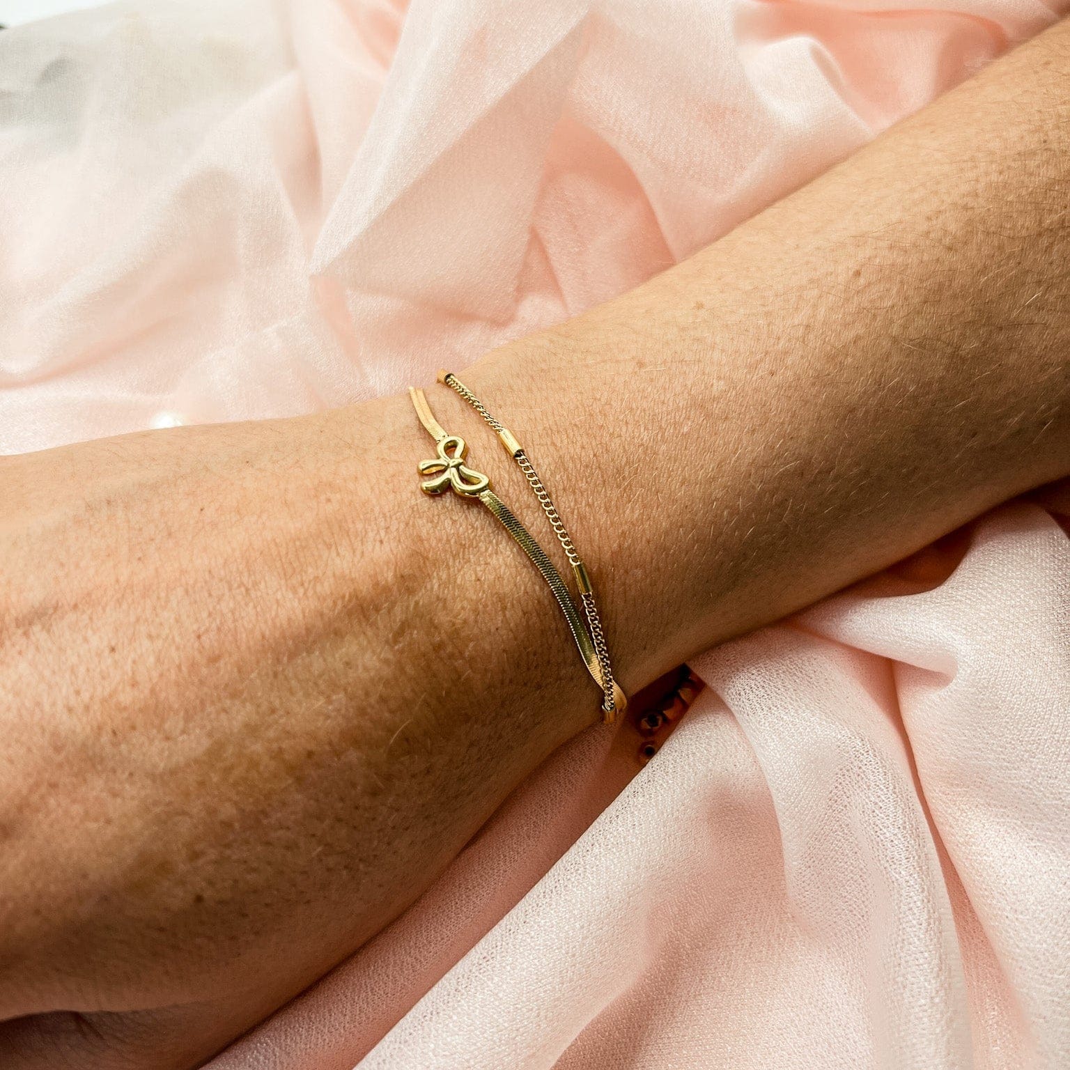 FIONA GRACE Bracelets Dainty Bow & Box Chain Bracelet – 18K Gold Plated, Water-Safe