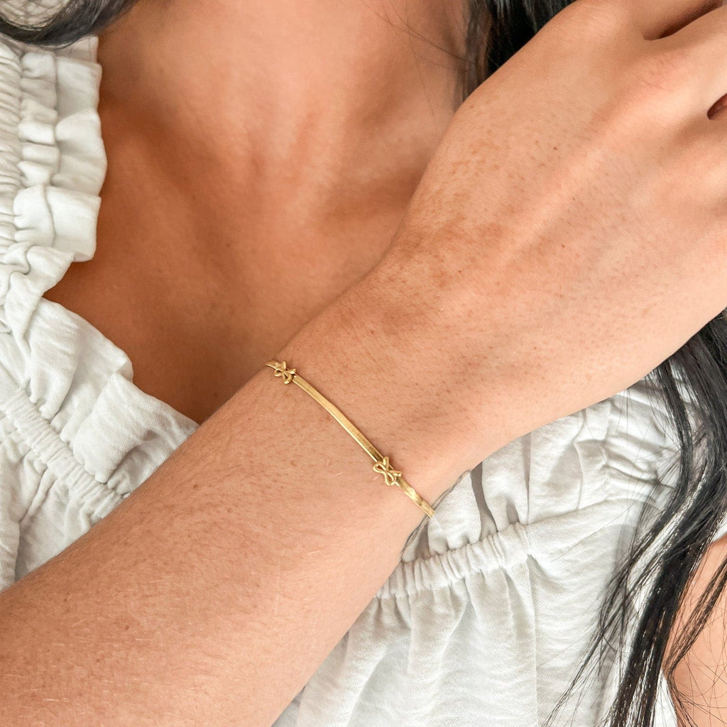 FIONA GRACE Bracelets Mini Bow Accent Snake Chain Bracelet – Gold Plated & Waterproof