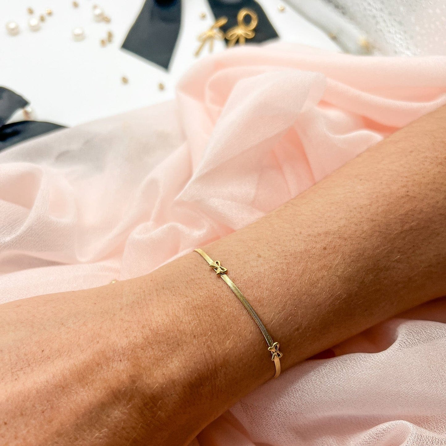 FIONA GRACE Bracelets Mini Bow Accent Snake Chain Bracelet – Gold Plated & Waterproof