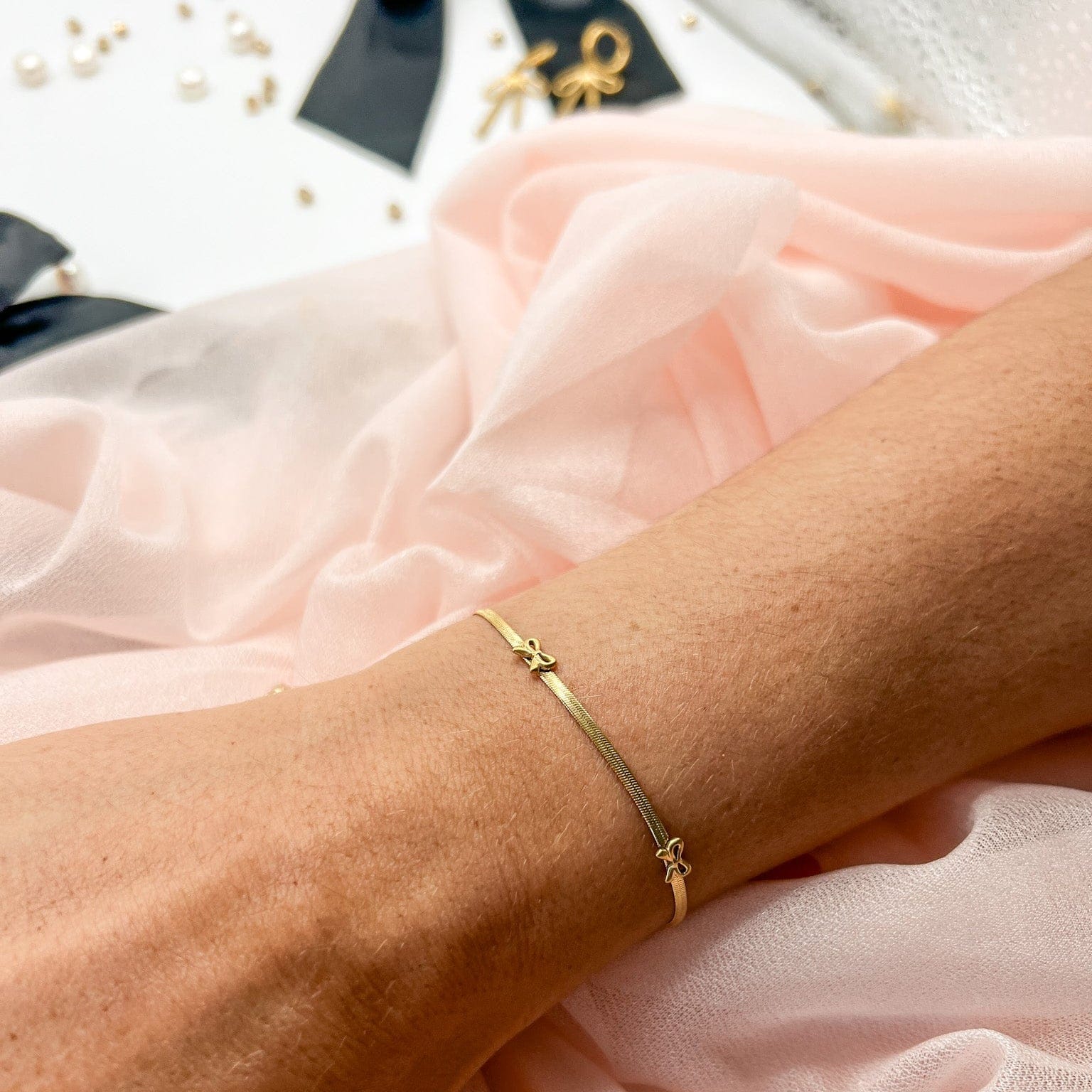 FIONA GRACE Bracelets Mini Bow Accent Snake Chain Bracelet – Gold Plated & Waterproof