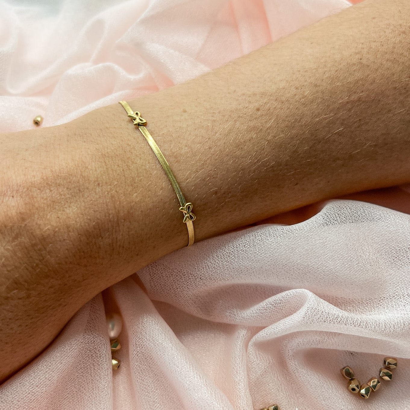 FIONA GRACE Bracelets Mini Bow Accent Snake Chain Bracelet – Gold Plated & Waterproof