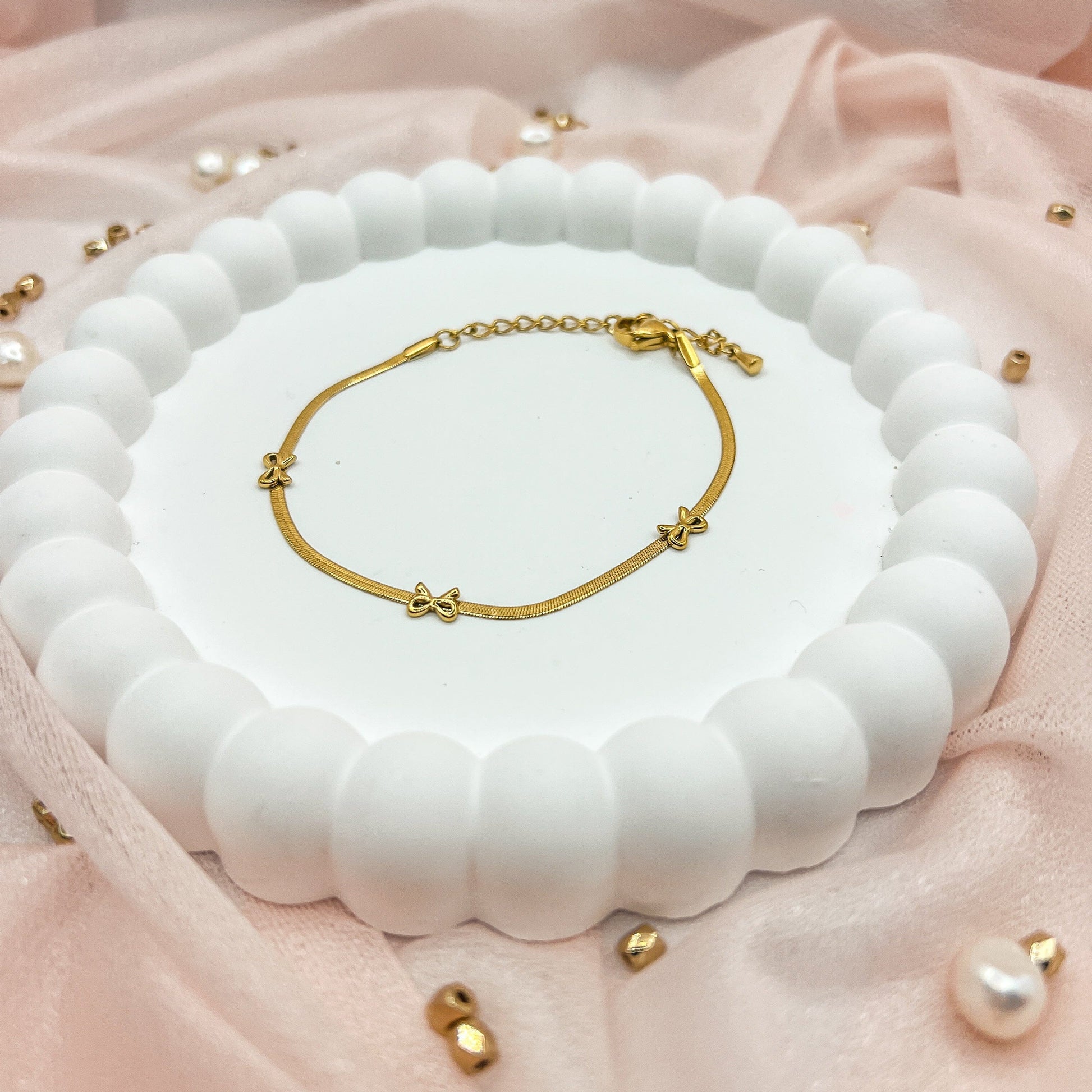 FIONA GRACE Bracelets Mini Bow Accent Snake Chain Bracelet – Gold Plated & Waterproof