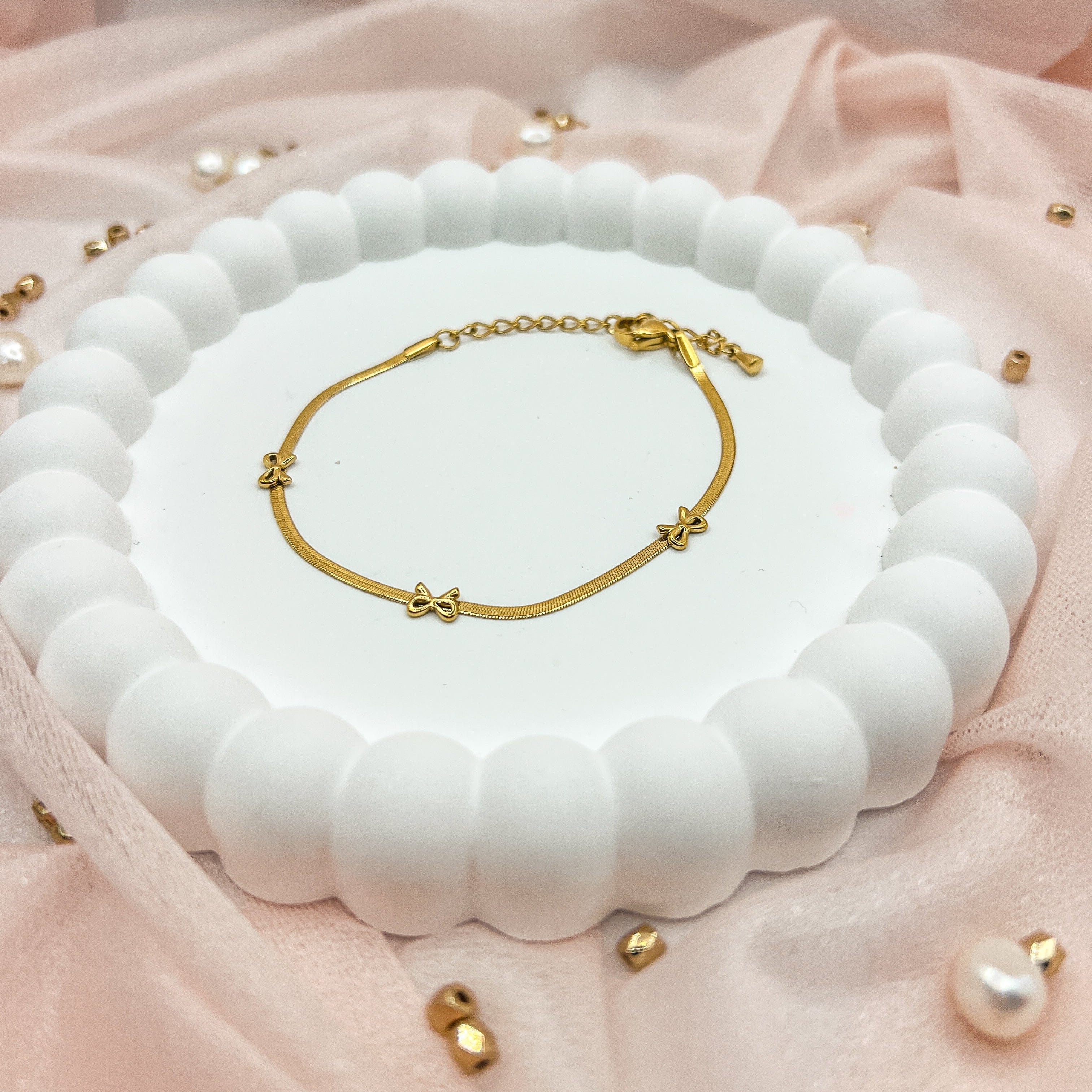 FIONA GRACE Bracelets Mini Bow Accent Snake Chain Bracelet – Gold Plated & Waterproof