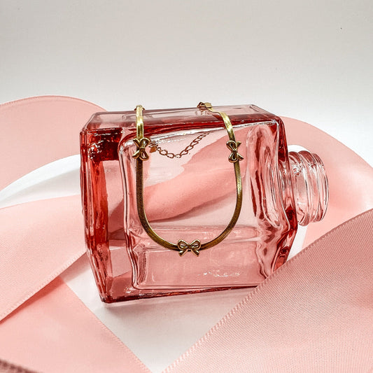 FIONA GRACE Bracelets Mini Bow Accent Snake Chain Bracelet – Gold Plated & Waterproof