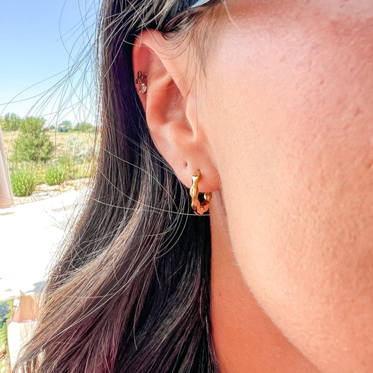 FIONA GRACE Earrings Heatwave Huggies