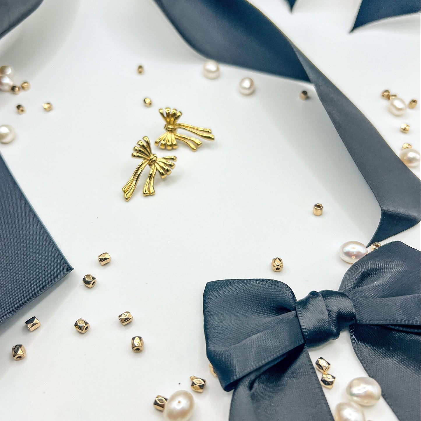 FIONA GRACE Earrings Vintage Ribbon Bow Stud Earrings