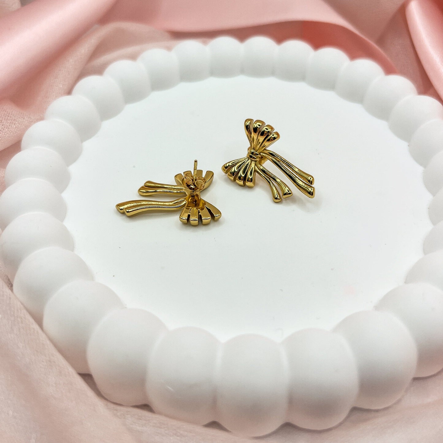 FIONA GRACE Earrings Vintage Ribbon Bow Stud Earrings