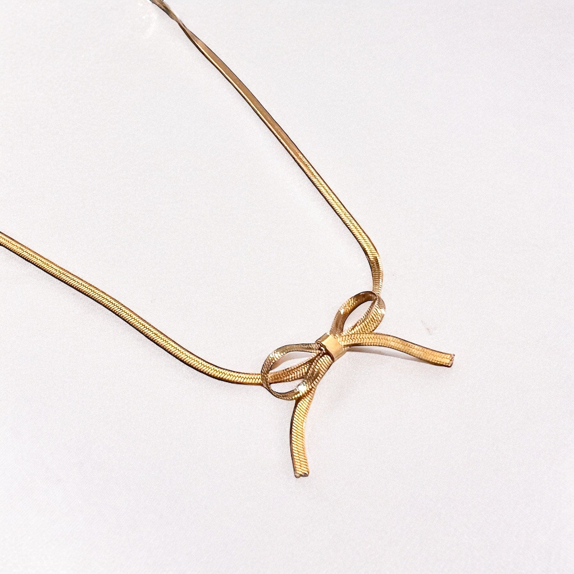 FIONA GRACE Necklaces Bow Knot Necklace Gold, Waterproof