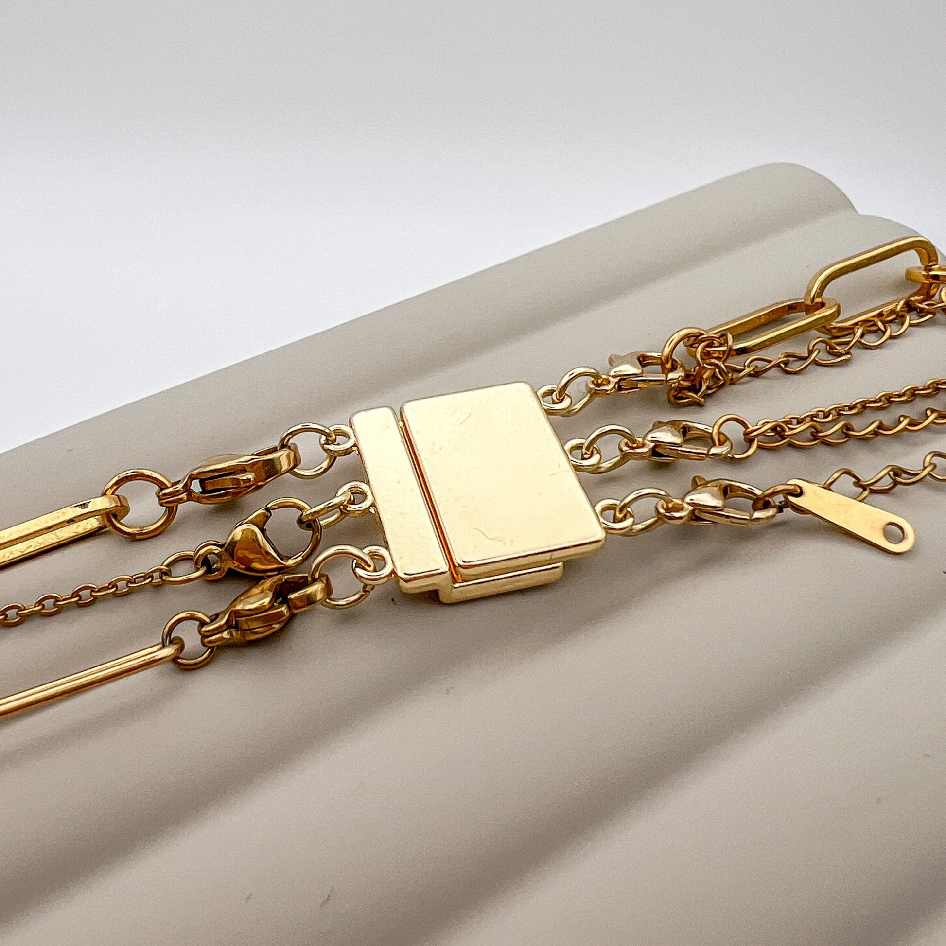 FIONA GRACE Necklaces Gold Necklace Clasp For Layering- Magnetic